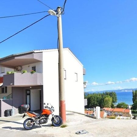 Apartment Rene Omiš Zewnętrze zdjęcie