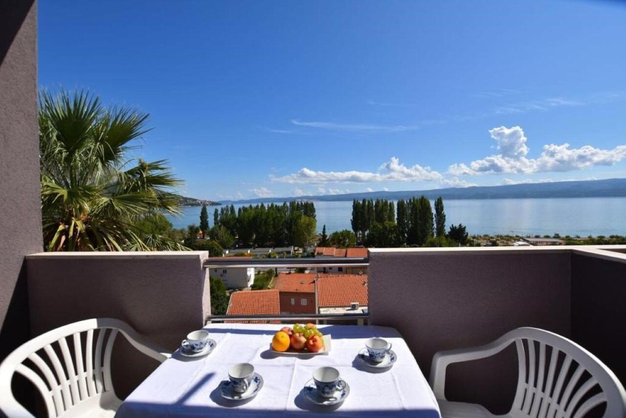 Apartment Rene Omiš Zewnętrze zdjęcie