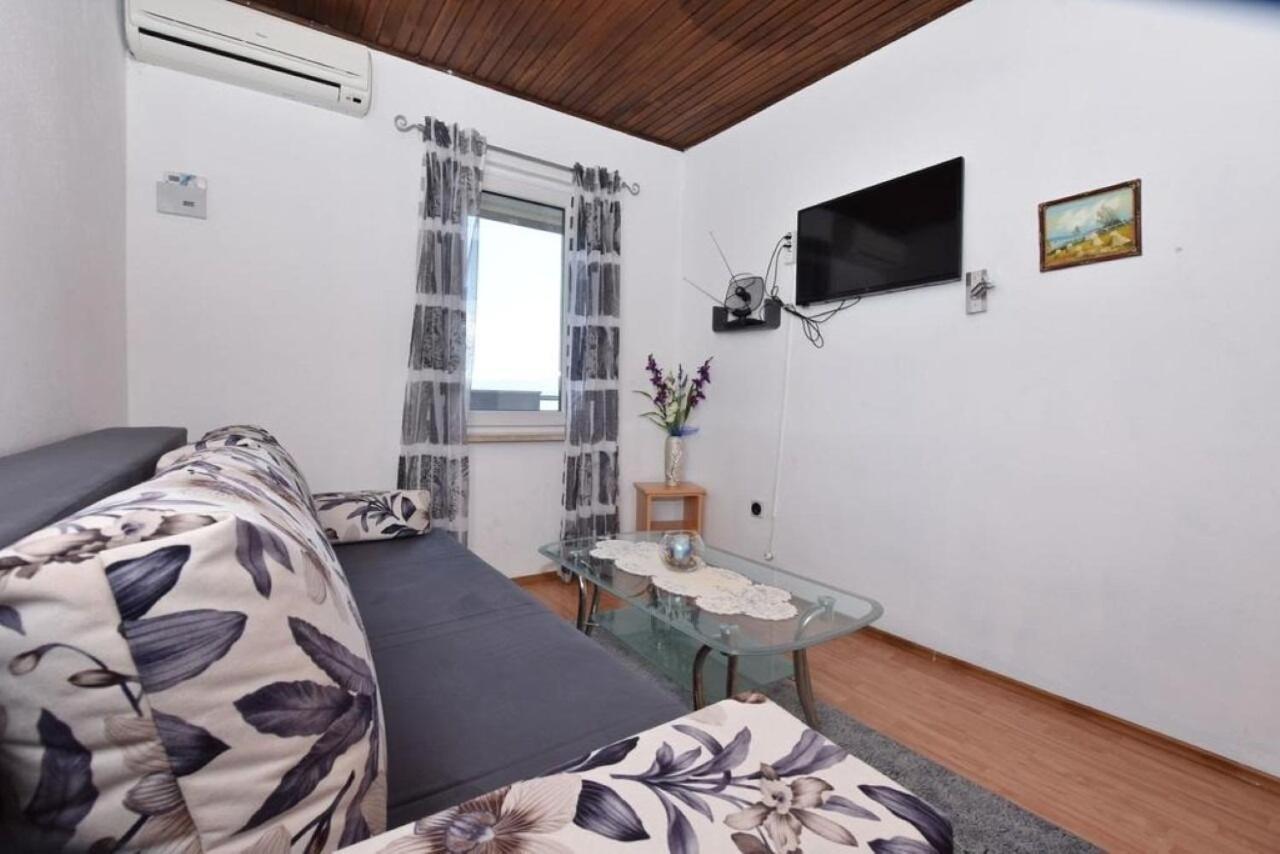 Apartment Rene Omiš Zewnętrze zdjęcie