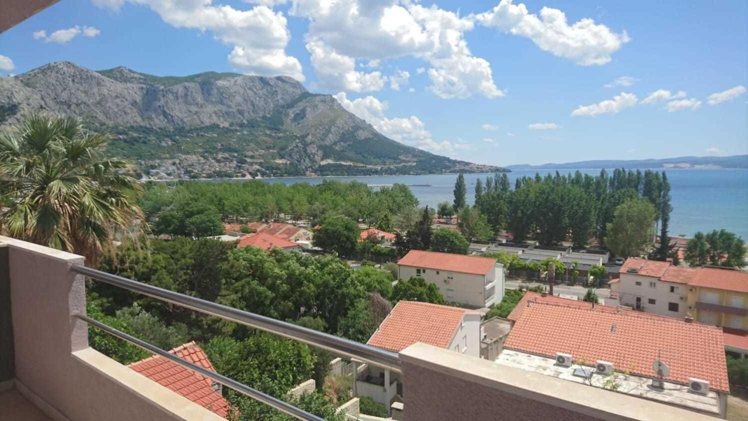 Apartment Rene Omiš Zewnętrze zdjęcie