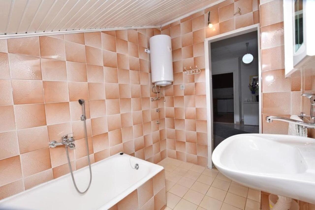 Apartment Rene Omiš Zewnętrze zdjęcie